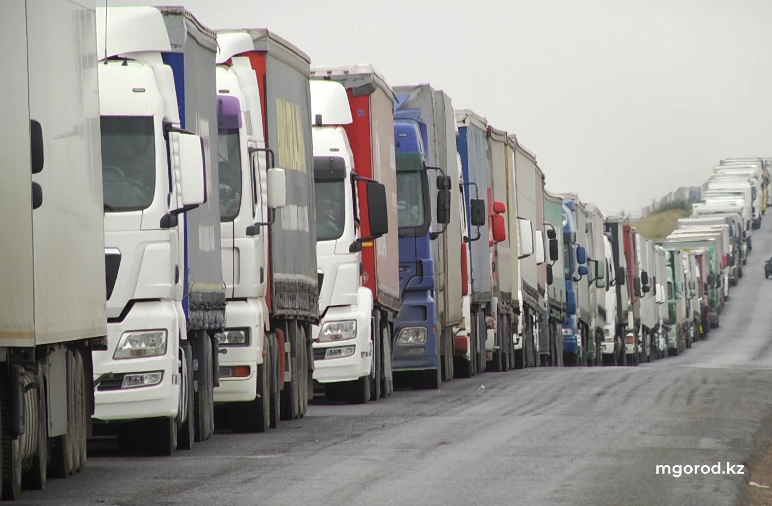 На пункте пропуска «Сырым» в ЗКО могут возникнуть заторы